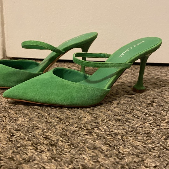 Marc Fisher Bright Green Suede Pumps (7.5) - Picture 2 of 4